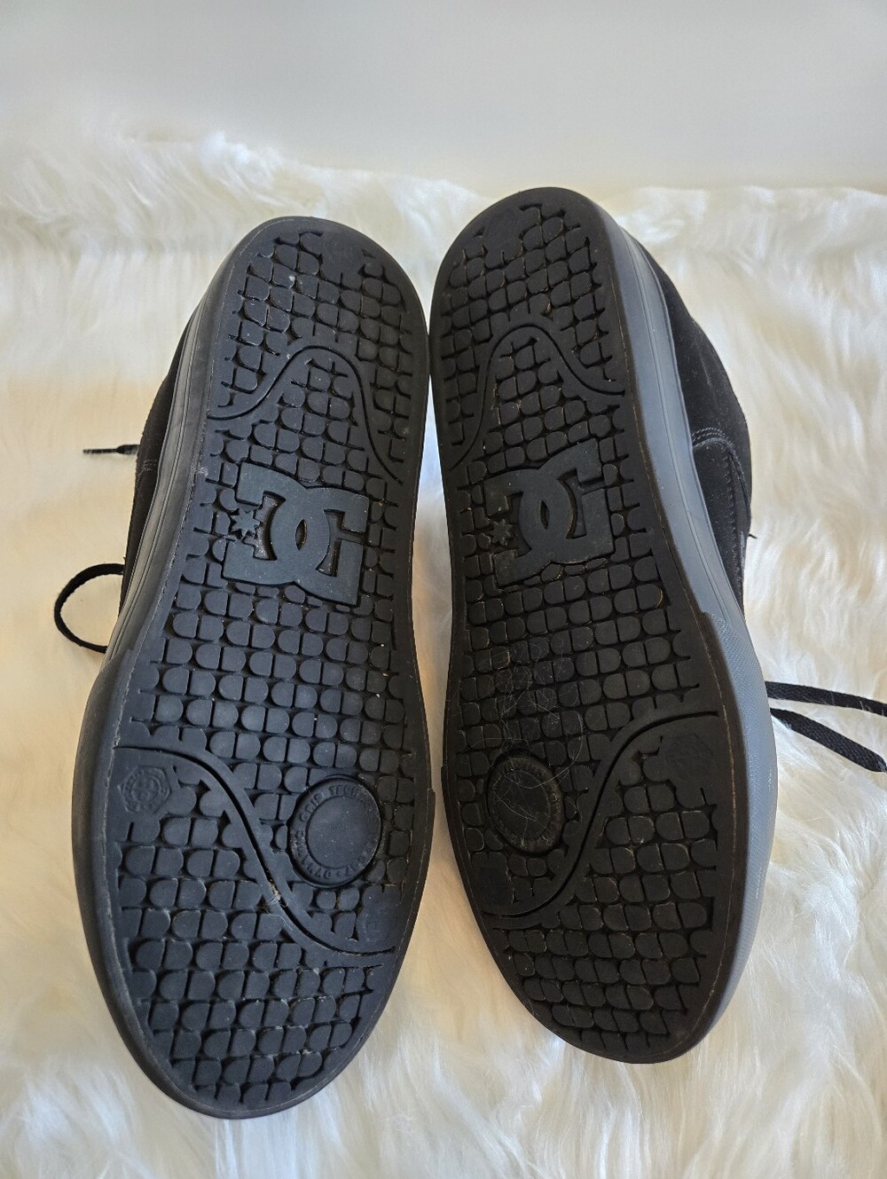 DC Pure Black Suede Skate Shoes Men's Size 12 Low Top Skateboarding Sneakers - Picture 6 of 7